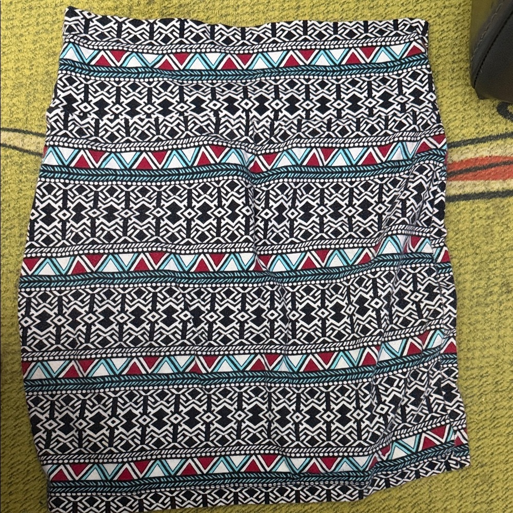 Charlotte Russe Geometric Patterned Skirt - Black, Red, Blue size S - Picture 3 of 5